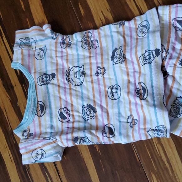 Sesame Street pajamas - Picture 2 of 2